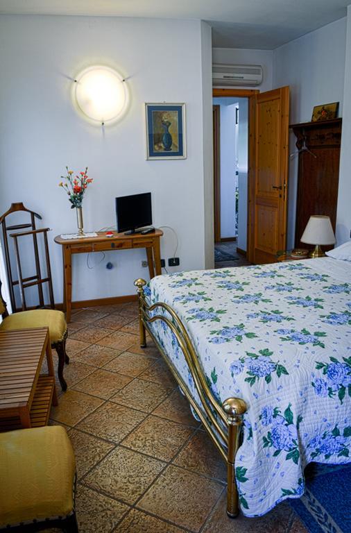 Bed & Breakfast Il Giardino Baricella Exterior photo
